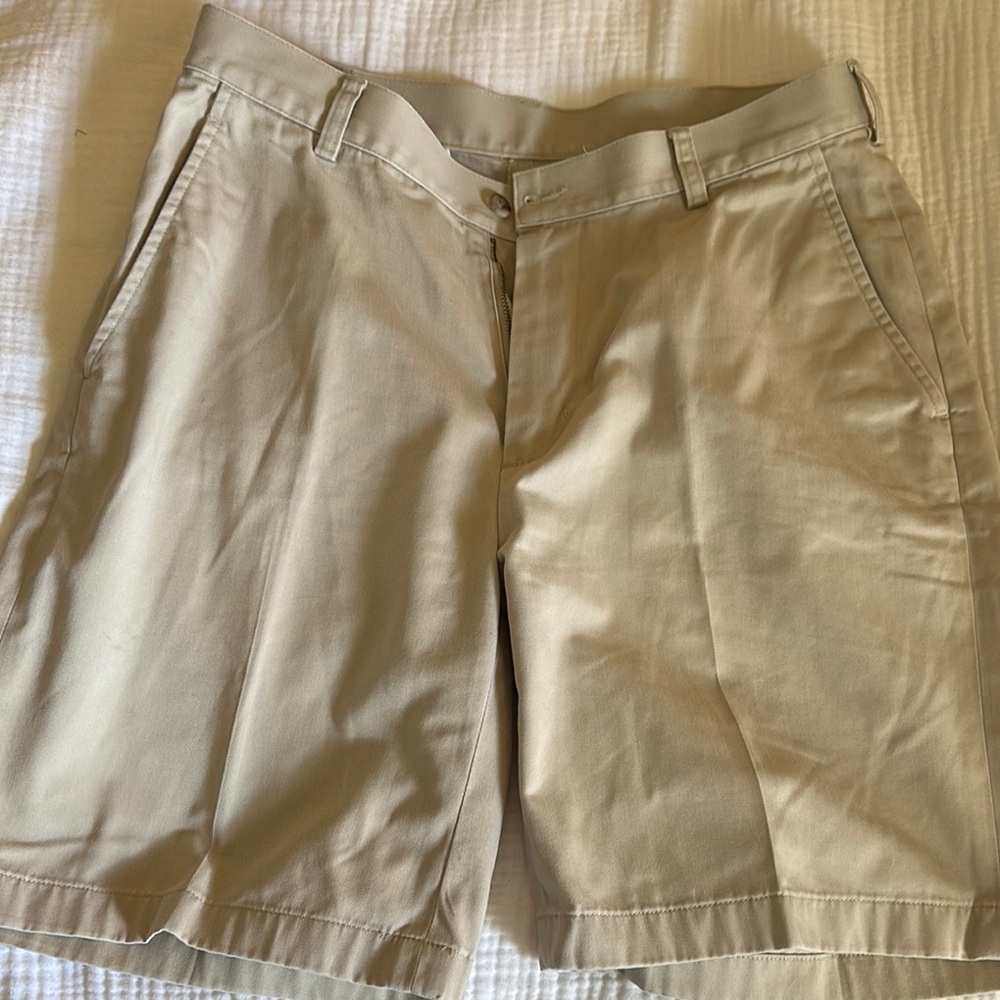 Jos. A. Bank Tan Flat Front Men Shorts